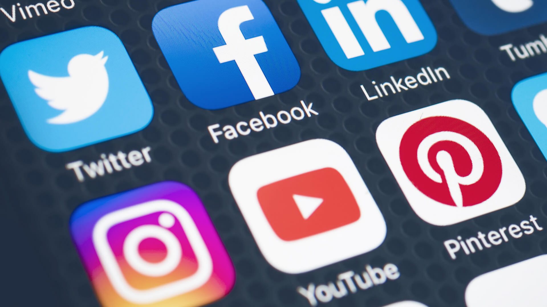 HOW TO GET THE MOST OF SOCIAL MEDIA | Coursepedia